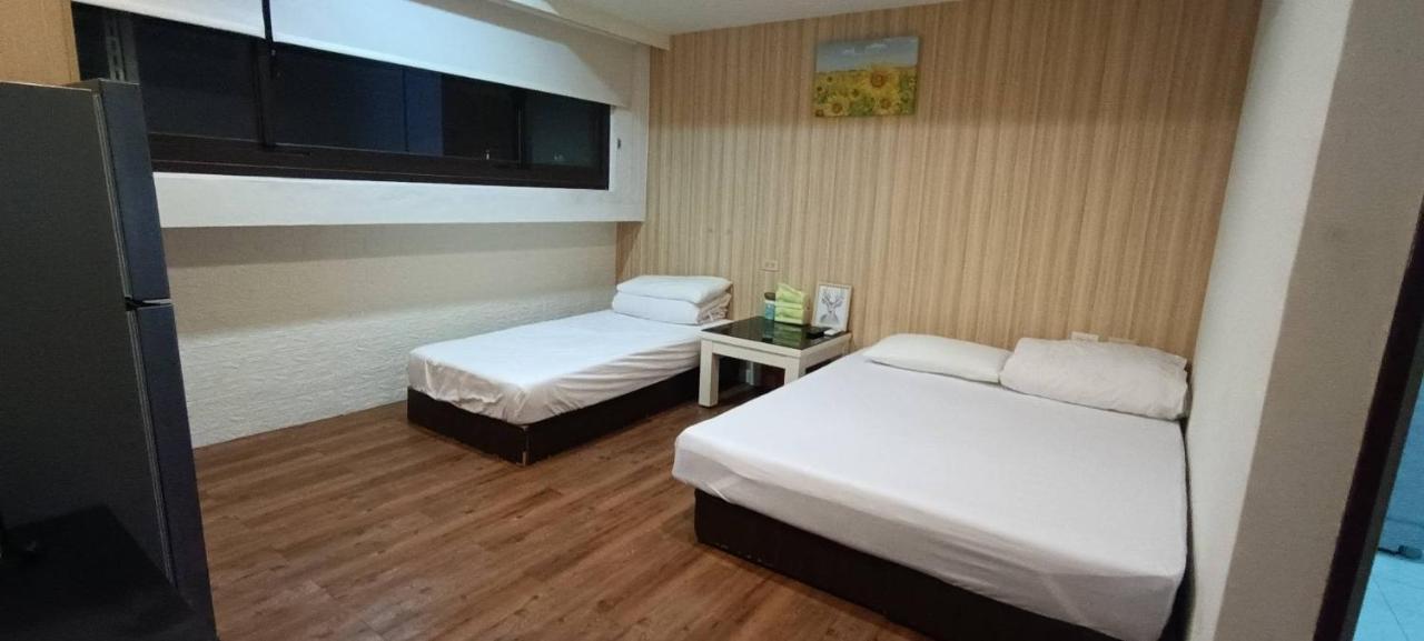 Ez Stay 西門邑居 Tajpej Buitenkant foto